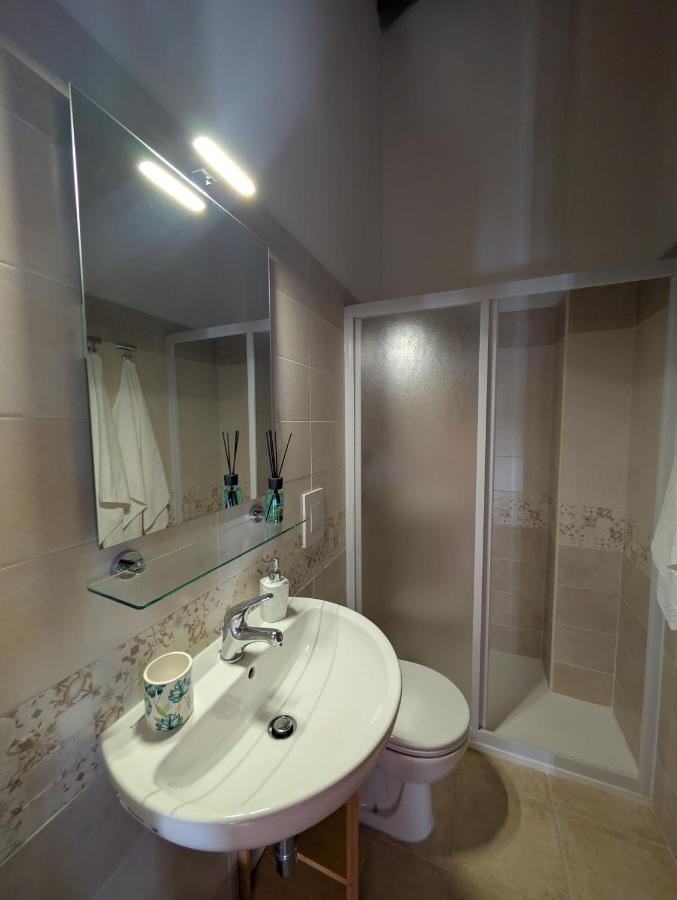 Bagno privato con doccia