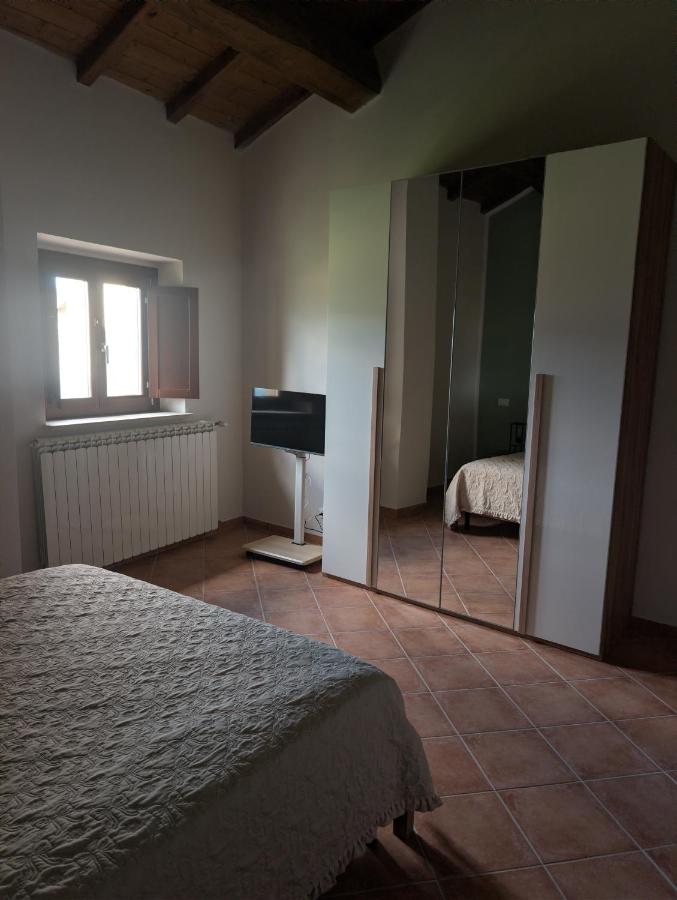 Il letto accanto alla finestra