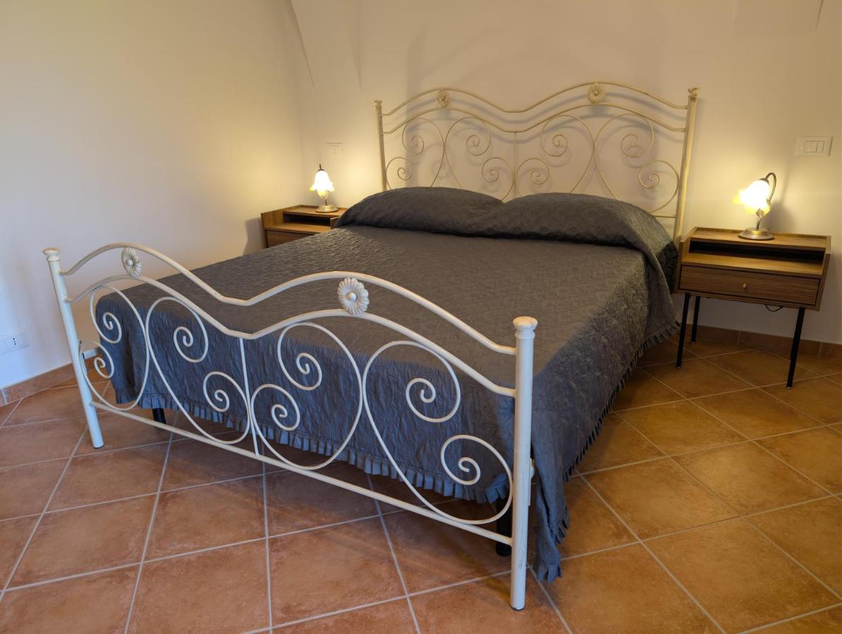 Letto in ferro battuto nella camera Matrimoniale
